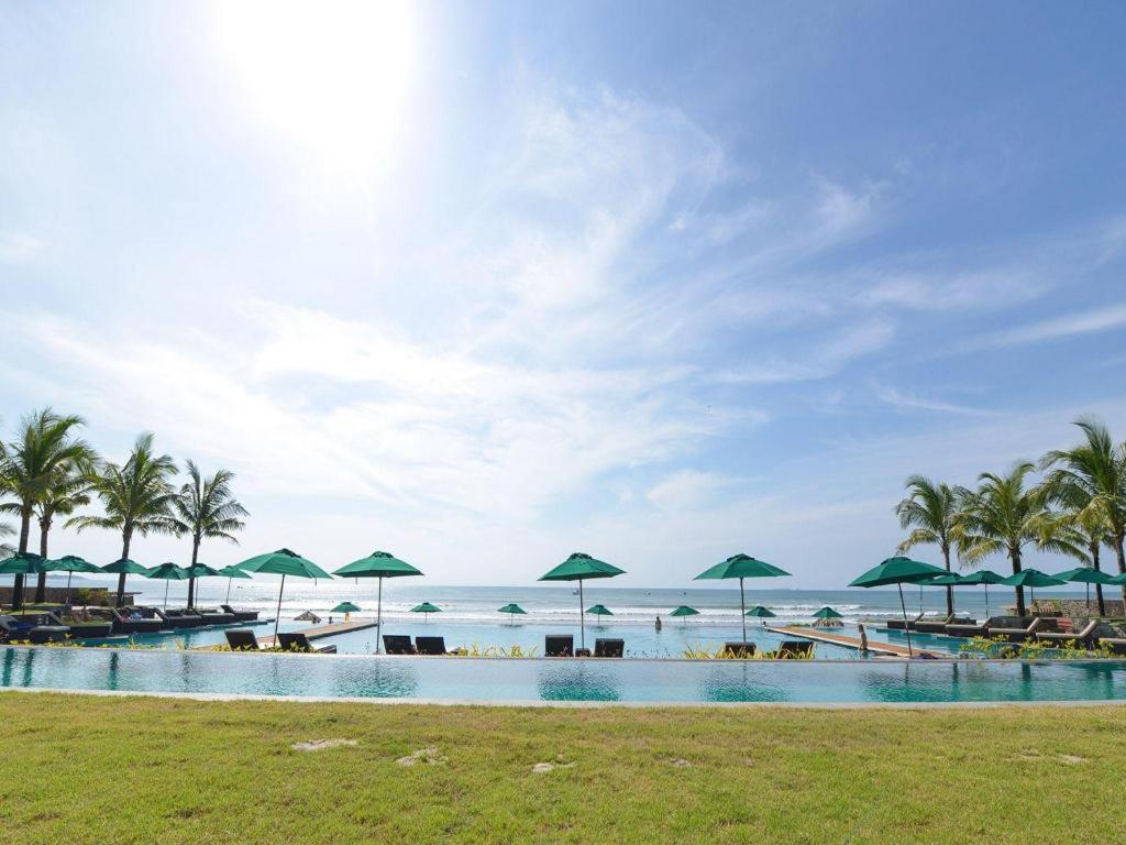 Ngwe Saung Yacht Club & Resort Ngwesaung Exteriör bild