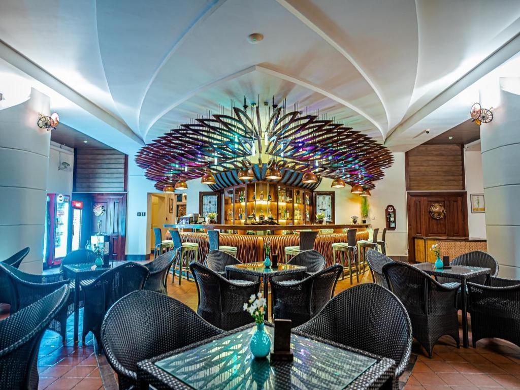 Ngwe Saung Yacht Club & Resort Ngwesaung Exteriör bild